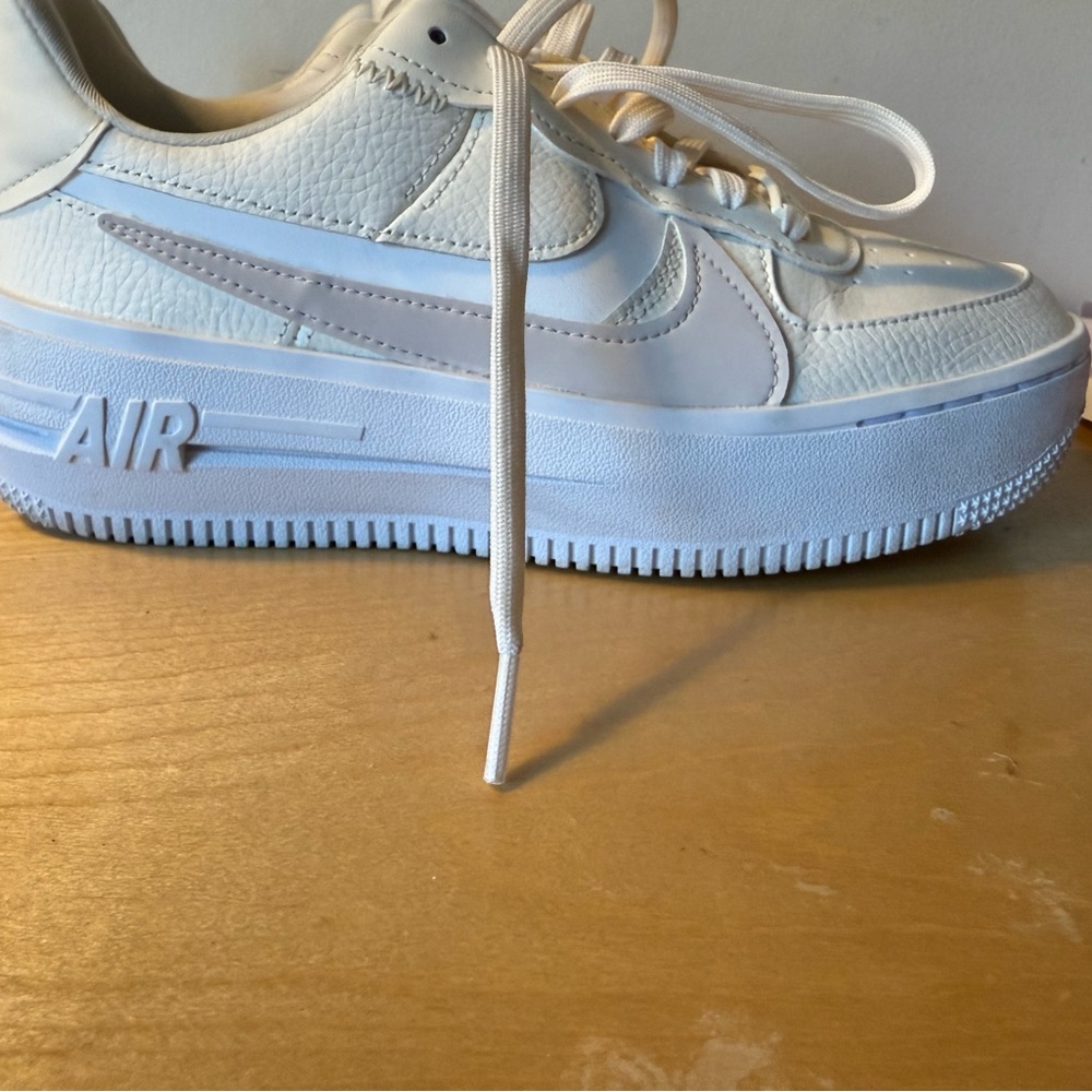 Nike Women’s Air Force 1 PLATFORM - Picture 3 of 5